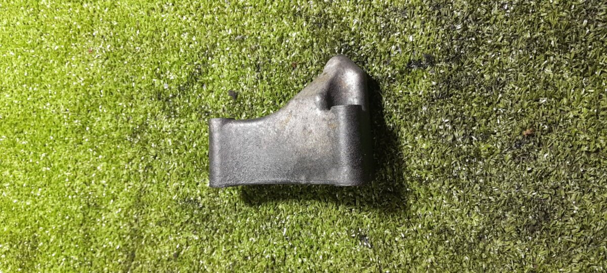 Кронштейн компрессора кондиционера Mercedes-Benz CLK-Class C209 (2002-2010) A6112340239