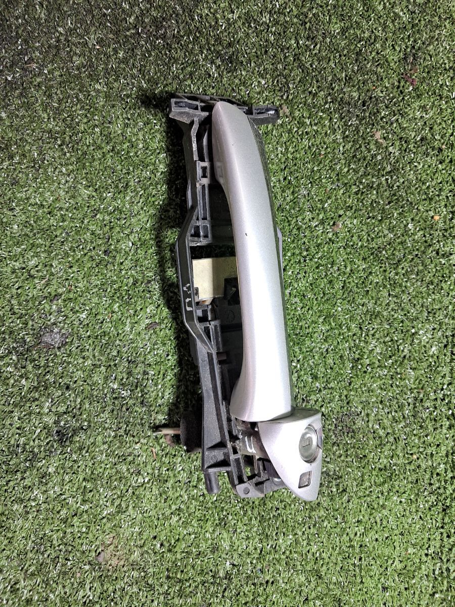 Ручка лівих передніх дверей Mercedes-Benz CLK-Class C209 (2002-2010) A2117600770