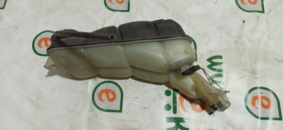 Бачок системы охлаждения расширительный Mercedes-Benz E-Class W210 (1995-2003) A2105000549