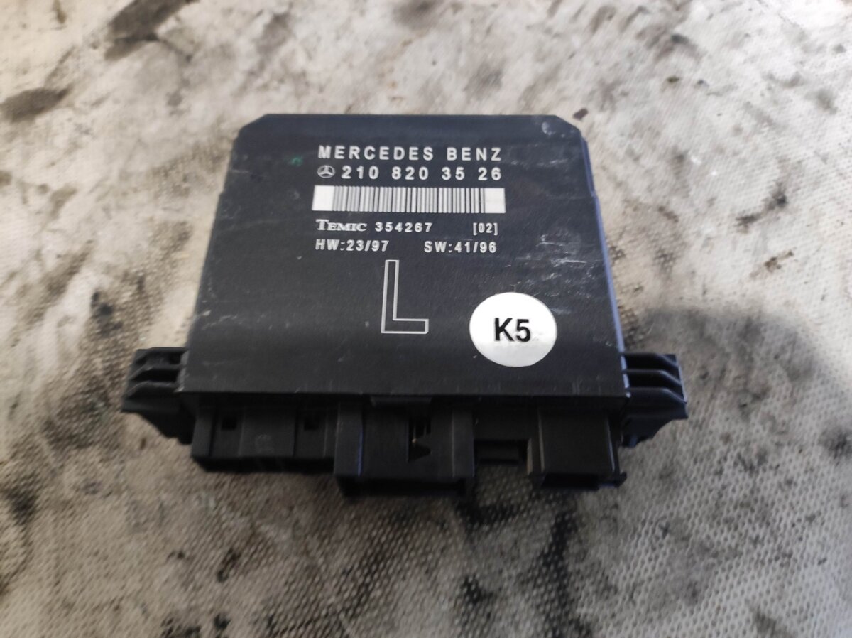 Блок комфорту передніх дверей Mercedes-Benz E-Class W210 (1995-2003) A2108203526