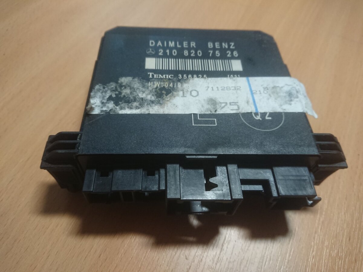 Блок комфорту передніх дверей Mercedes-Benz E-Class W210 (1995-2003) A2108207526