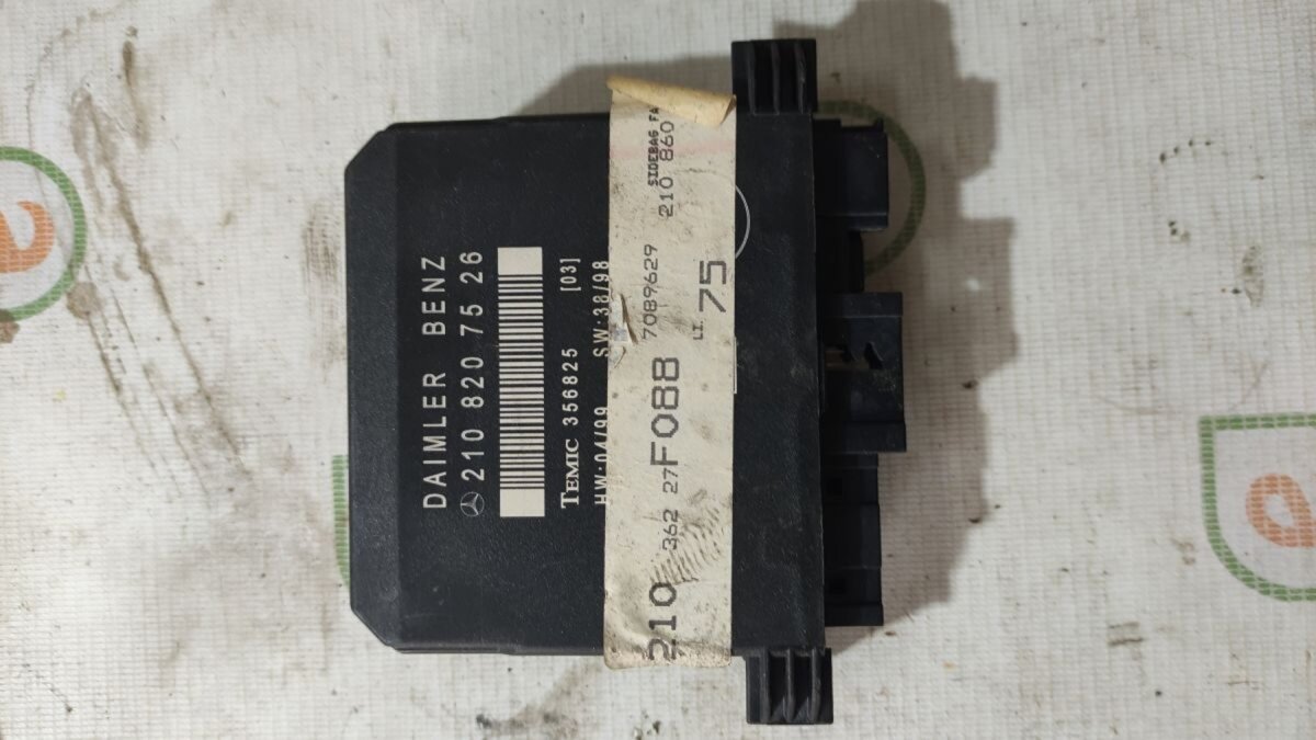 Блок управління дверей лівий Mercedes-Benz E-Class W210 (1995-2003) A2108207526