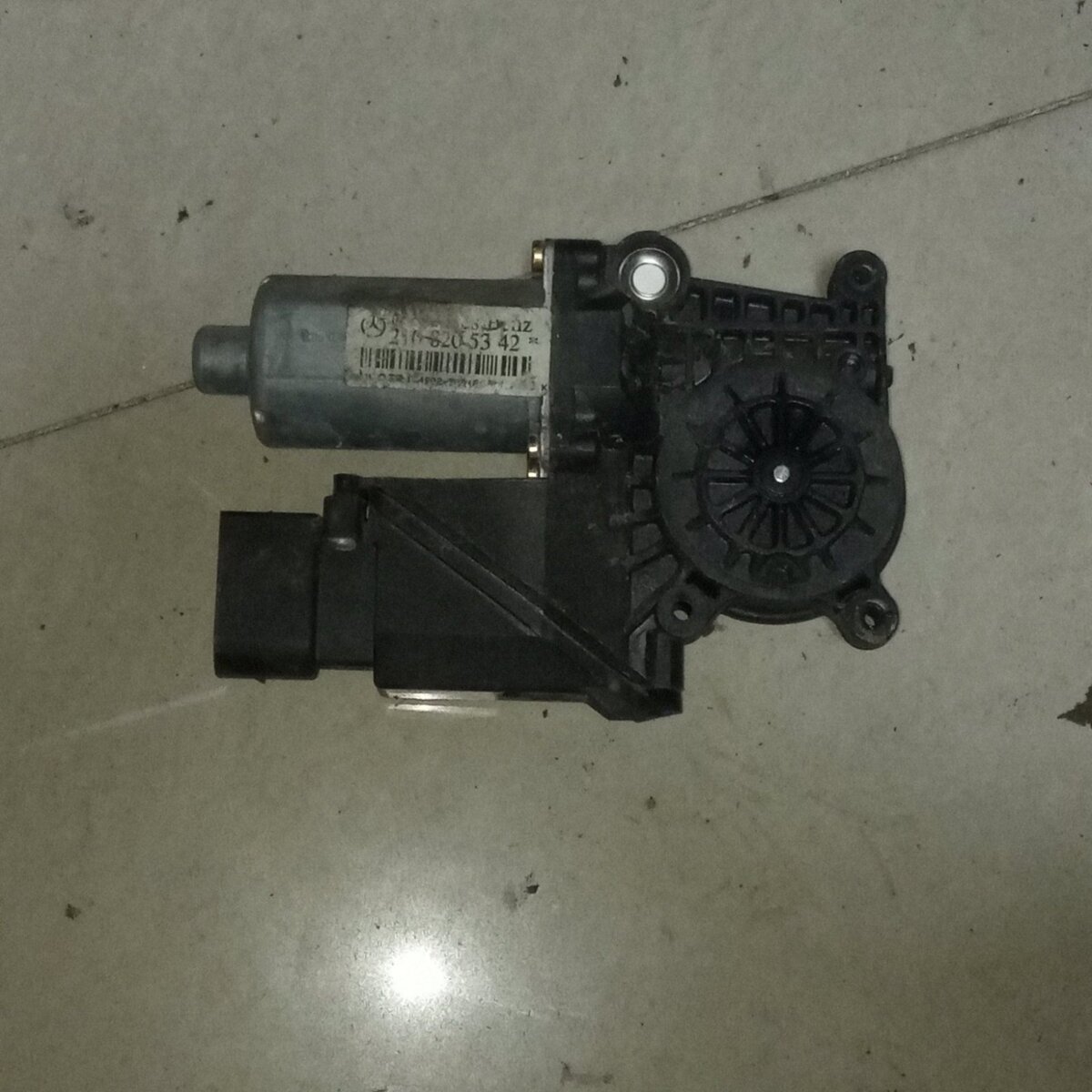 Электродвигатель Mercedes-Benz E-Class W210 (1995-2003) 2108205342