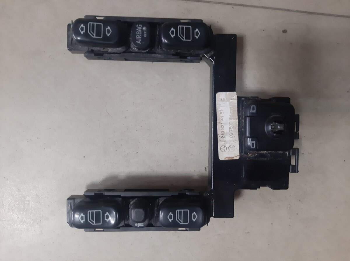 Кнопкі Mercedes-Benz E-Class W210 (1995-2003) 2108214151