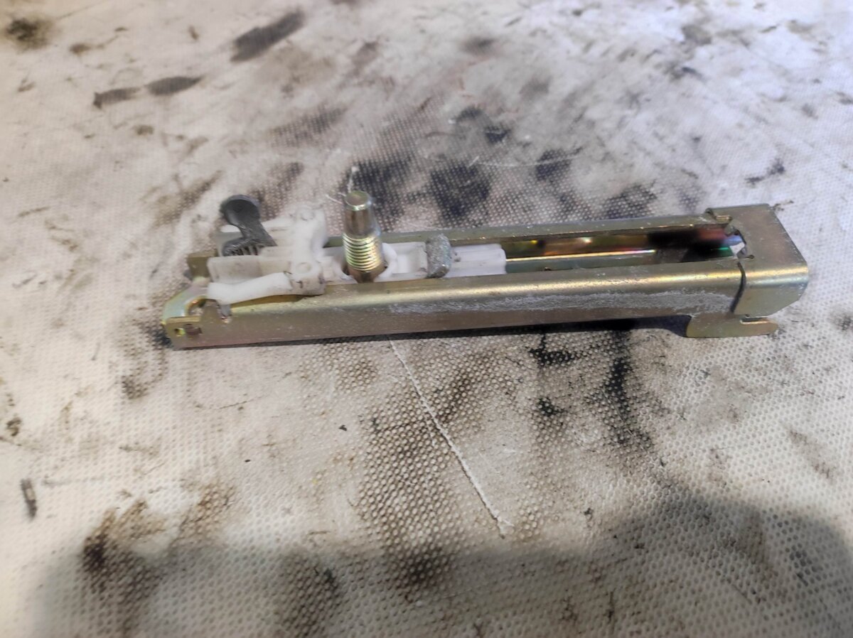 Механізм регулювання ременя безпеки Mercedes-Benz E-Class W210 (1995-2003) A1248600088