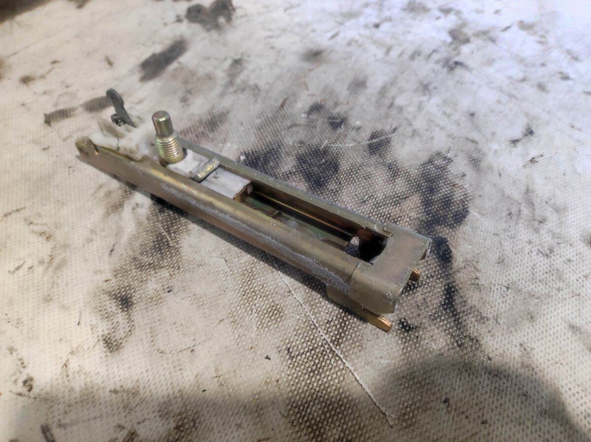 Механізм регулювання ременя безпеки Mercedes-Benz E-Class W210 (1995-2003) A1248600088