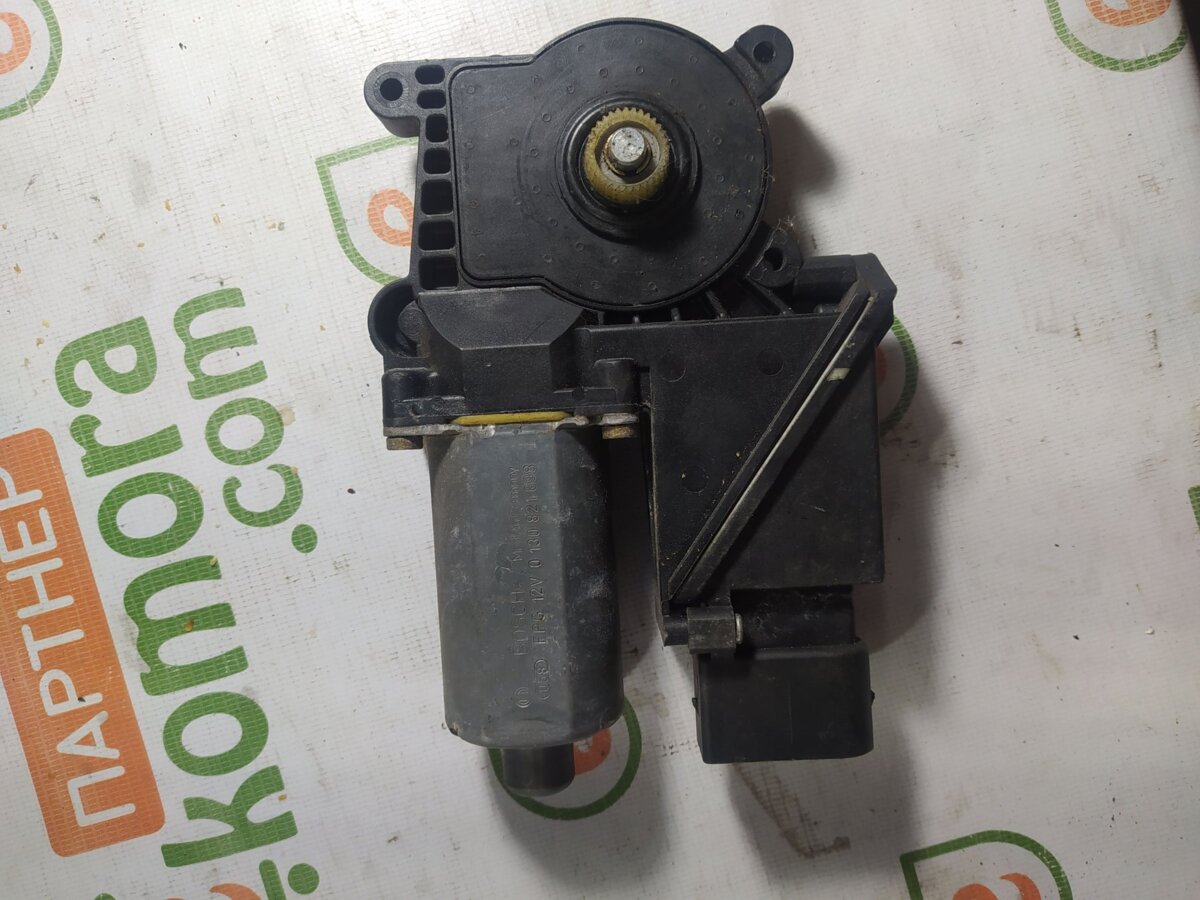 мотор склопідйомника дверей задніх, правих; моторчик склопідйомника двері задніх, правих; двигун стеклопод'емника двері задньої, правої Mercedes-Benz E-Class W210 (1995-2003) A2108205442