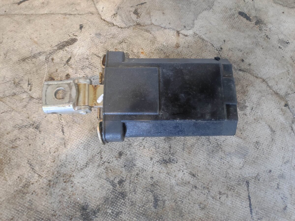 обмежувач відкриття дверей, передній Mercedes-Benz E-Class W210 (1995-2003) A2107200116