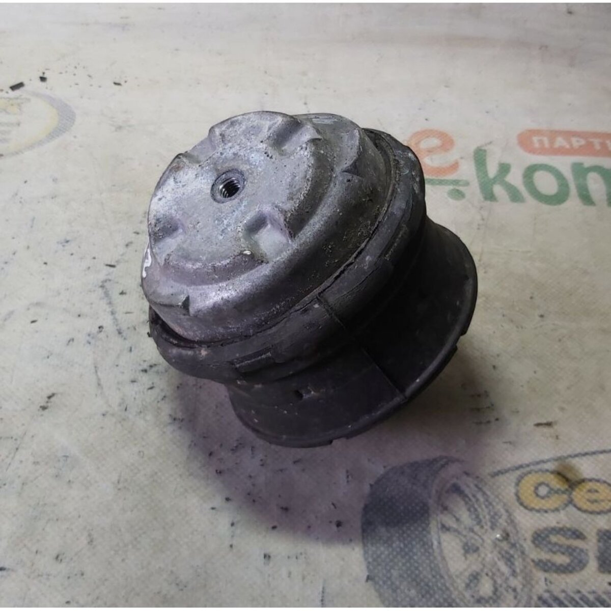 підвіска двигуна (силового агрегату; Подушка (опора) двигуна лів./прав.; Подушка (опора) двигуна, ліва/права) Mercedes-Benz E-Class W210 (1995-2003) A2102403017