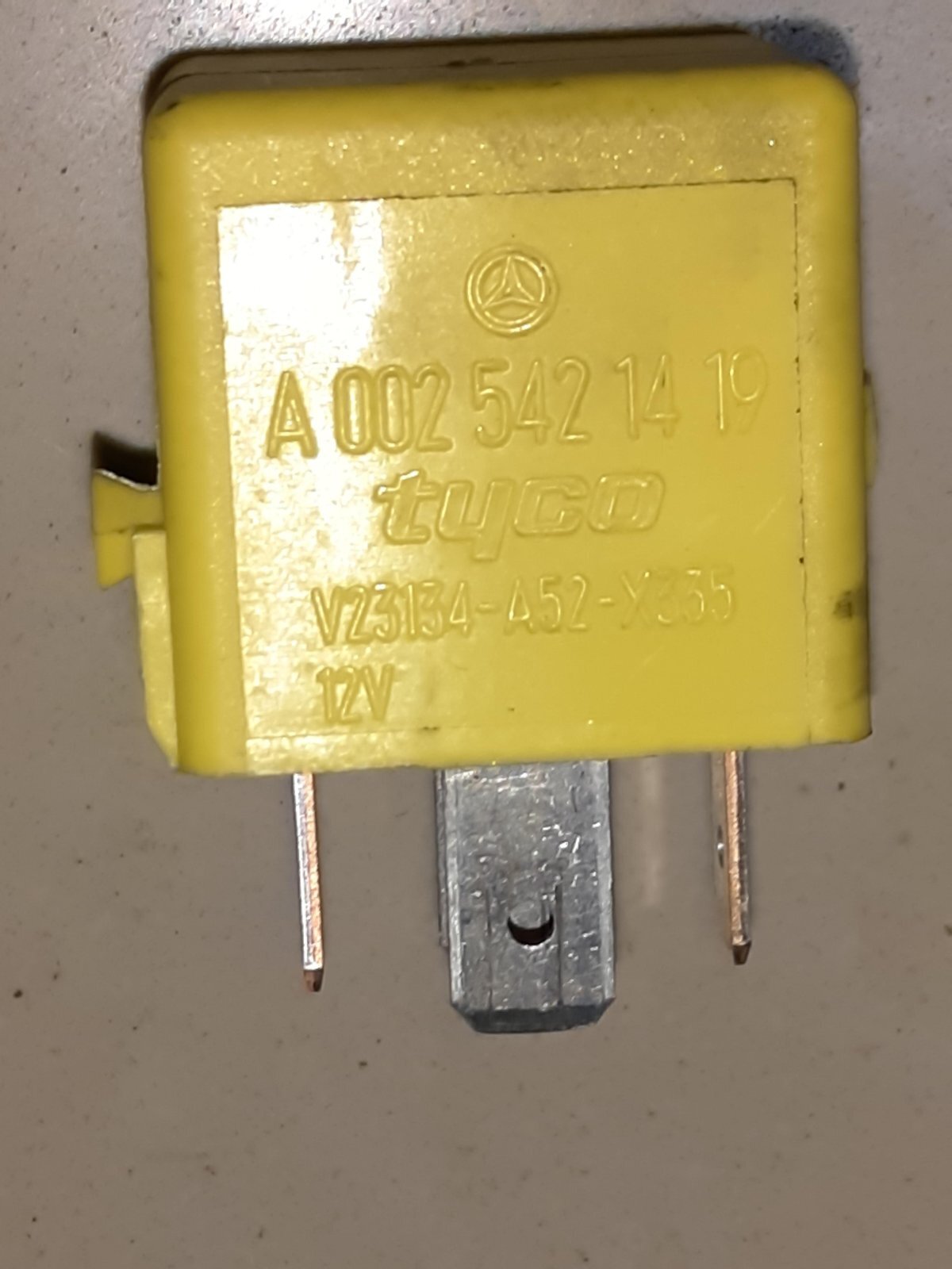 Реле компресора пневмопідвіски Mercedes-Benz E-Class W210 (1995-2003) A0025421419