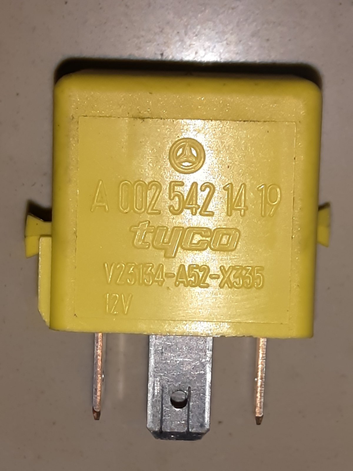 Реле компресора пневмопідвіски Mercedes-Benz E-Class W210 (1995-2003) A0025421419