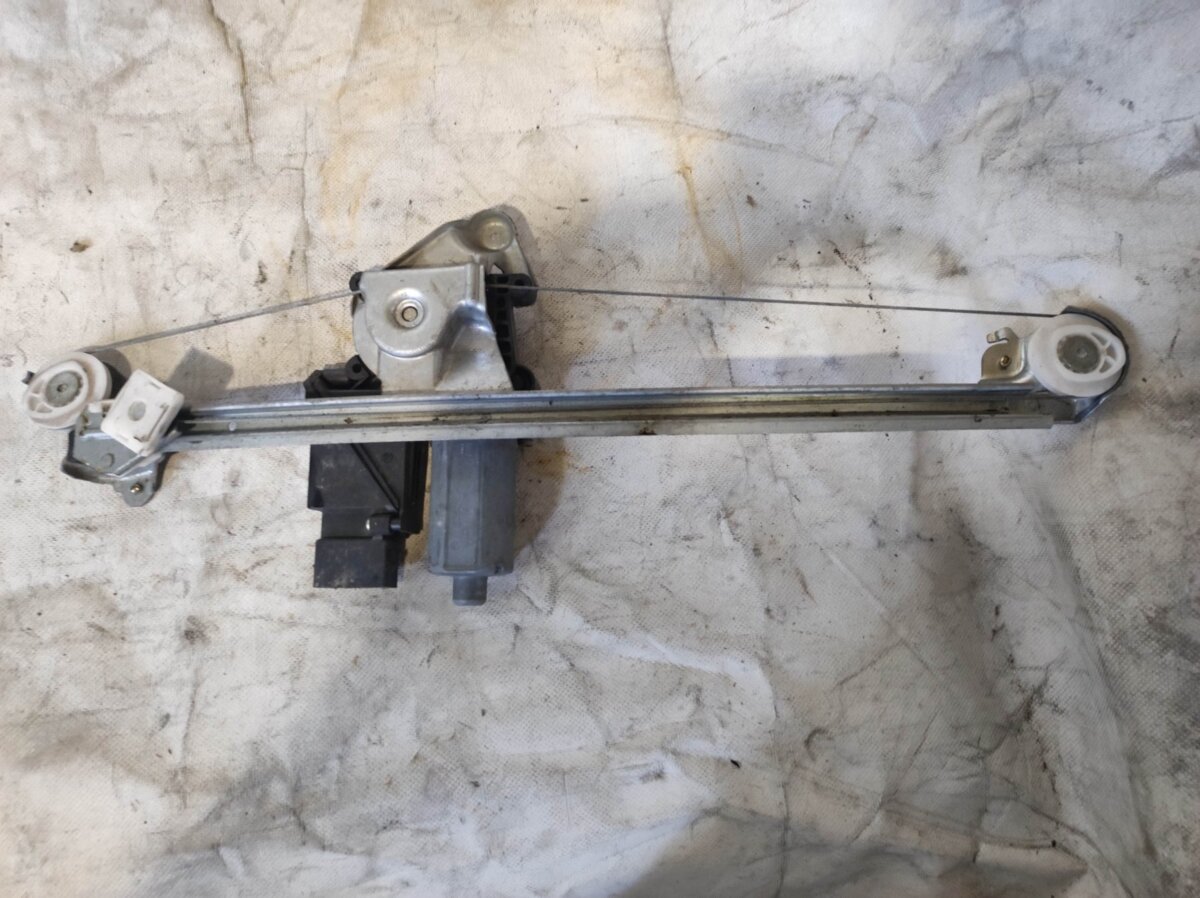 склопідйомник задніх, лівих; Mercedes-Benz E-Class W210 (1995-2003) A2108205342