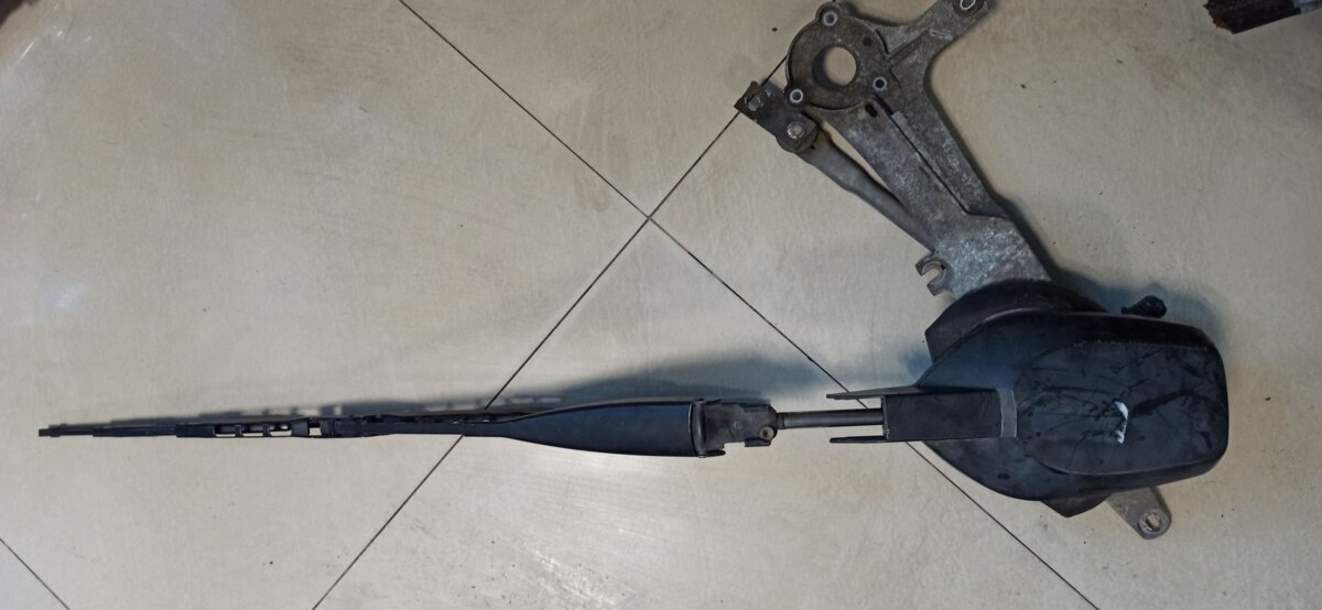 трапеція двірників; Mercedes-Benz E-Class W210 (1995-2003) A2108200007