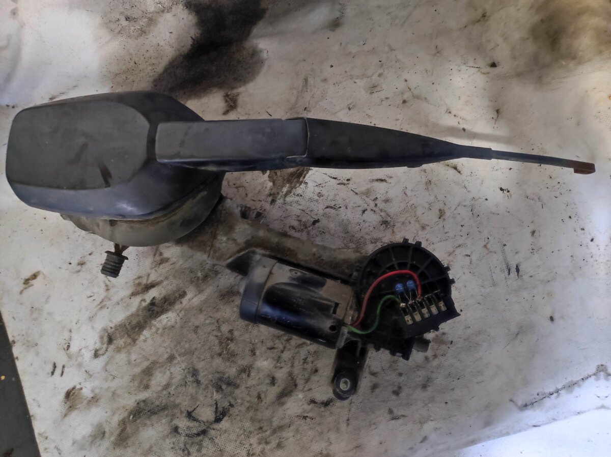 Трапеція двірників Mercedes-Benz E-Class W210 (1995-2003) A2108201542