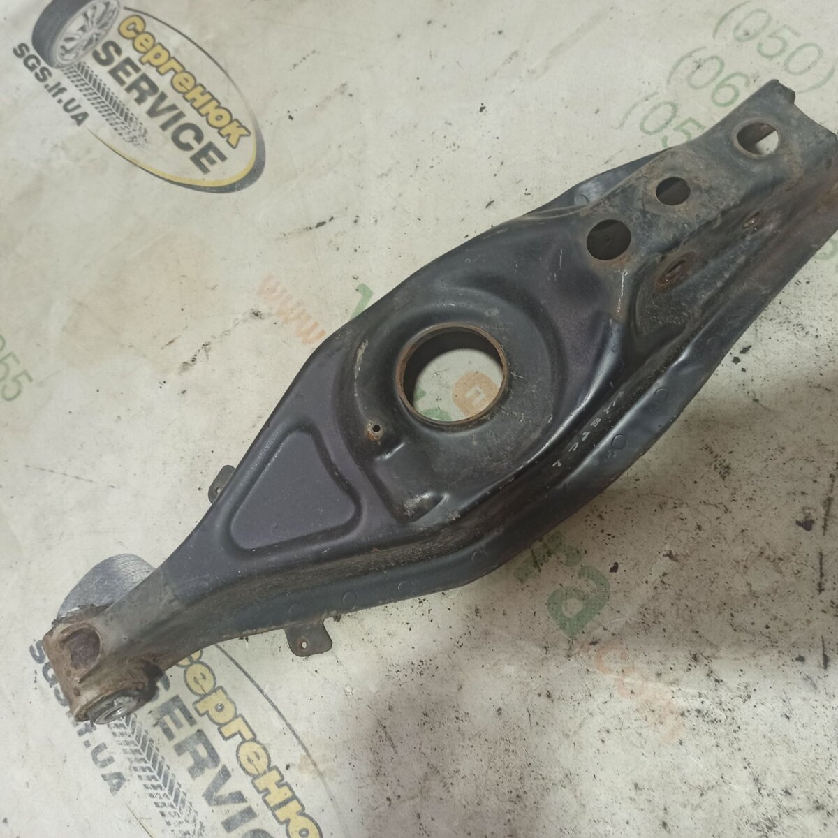 важіль задньої підвіски нижній, лівий/правий Mercedes-Benz E-Class W210 (1995-2003) A2023500206