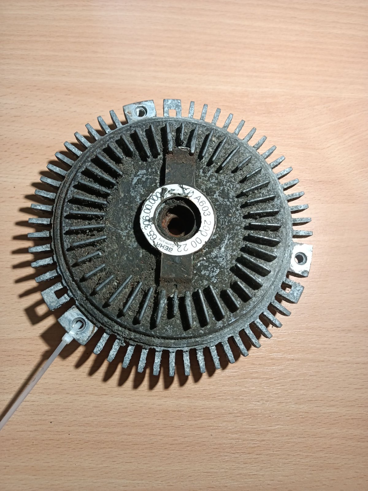 вискомуфта вентилятора; вискомуфта, вязкостная муфта вентилятора охолодження; в'язкістна муфта приводу вентилятора; гідромуфта приводу вентилятора; муфта вентилятора охолодження; муфта вязкостная системи охолодження; муфта електромагнітна приводу вентилят