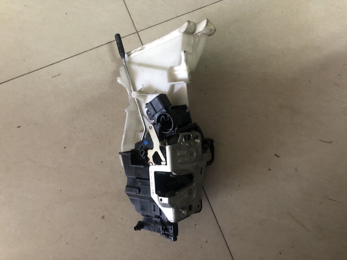 внутрішній дверний замок; замок передніх пасажирських дверей; замок передньої двері, правої Mercedes-Benz E-Class W210 (1995-2003) 2027202635