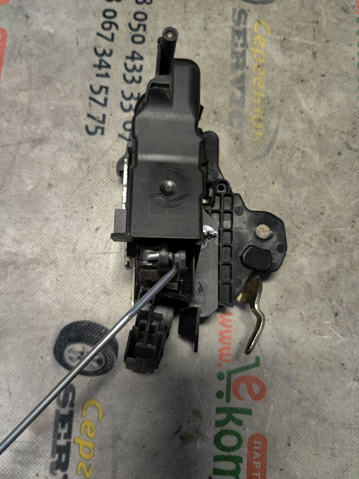 внутрішній дверний замок; замок передніх пасажирських дверей; замок передньої двері, правої Mercedes-Benz E-Class W210 (1995-2003) A2027204435