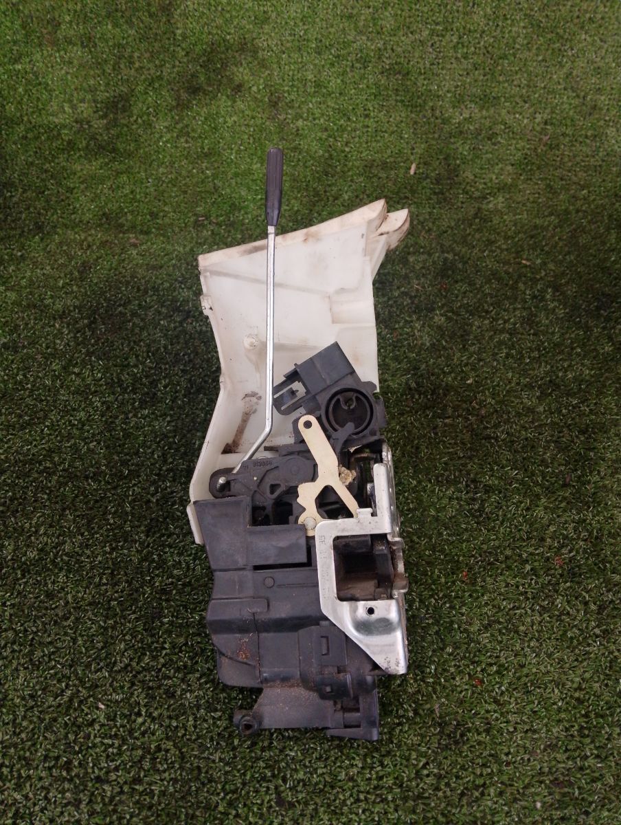 Замок двери передней правой Mercedes-Benz E-Class W210 (1995-2003) A2027204435