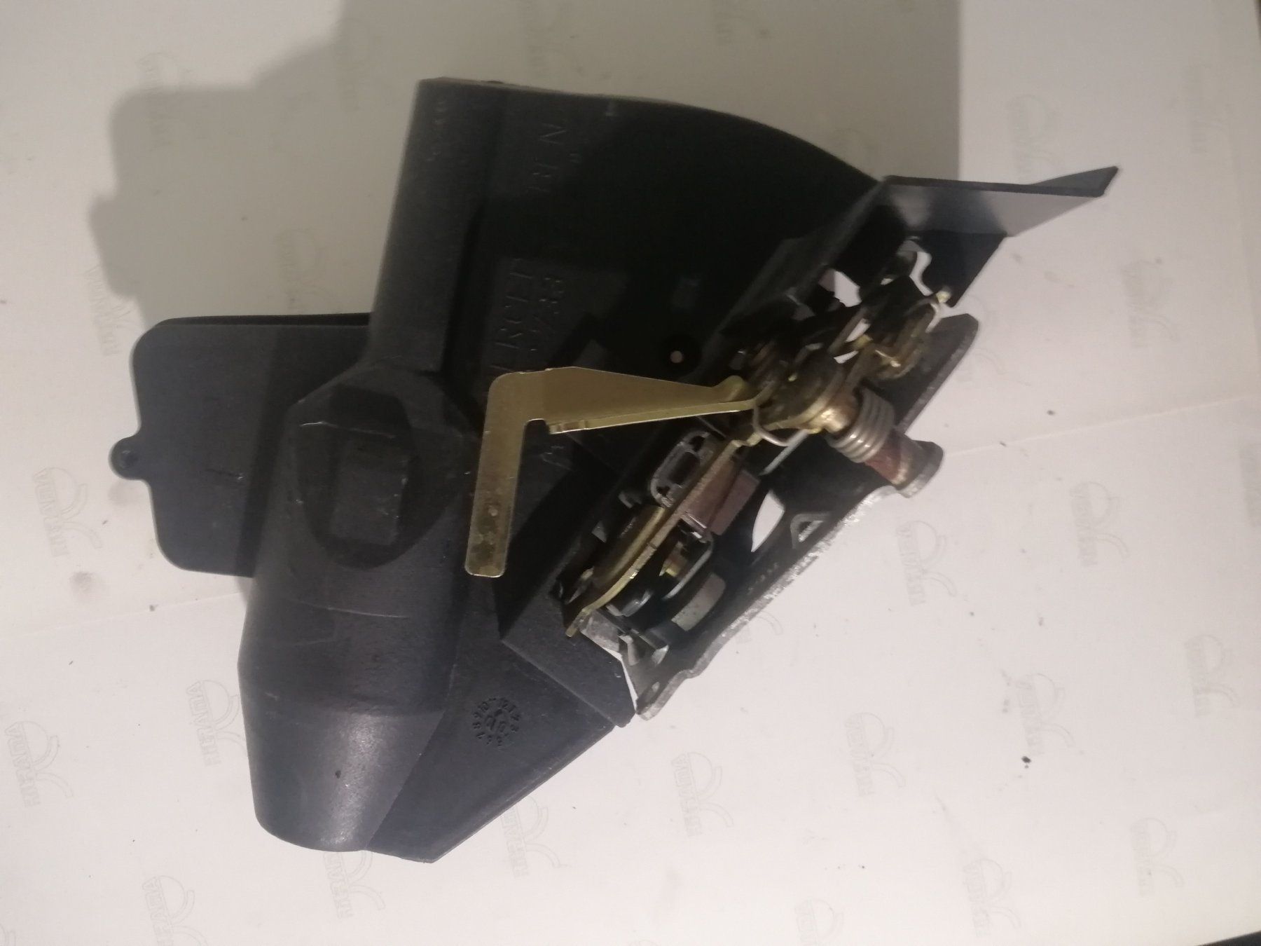 Замок двері задній лівий mercedes w210 2027330308 Mercedes-Benz E-Class W210 (1995-2003) A2027330308