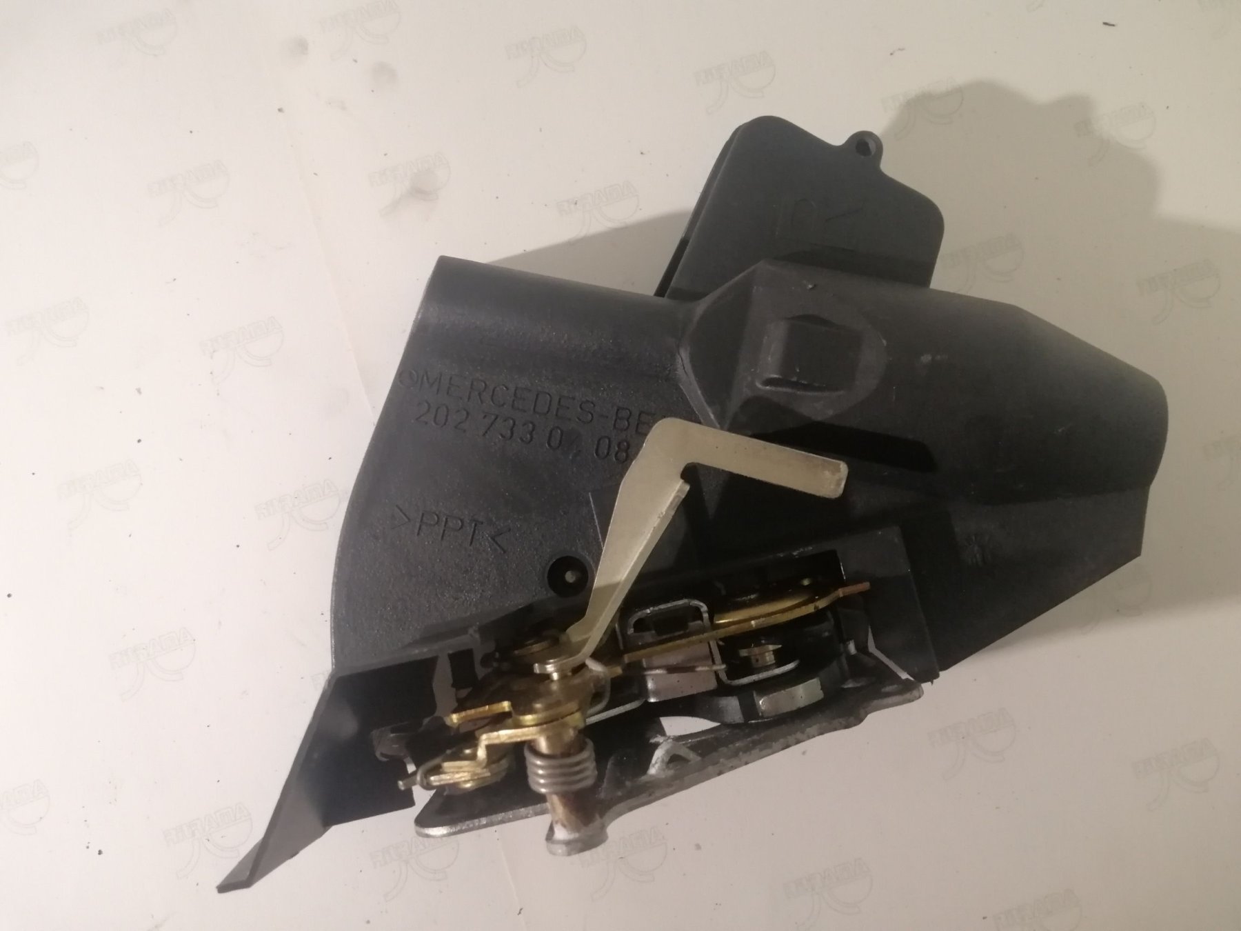 замок задніх дверей, правих; замок задньої дверї, правої Mercedes-Benz E-Class W210 (1995-2003) A2027300635