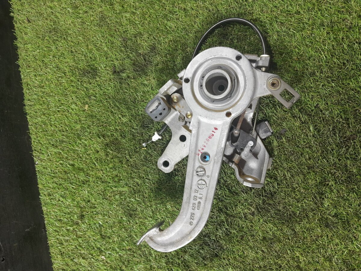 Педаль стояночного тормоза Mercedes-Benz ML-Class W163 1997-2005 A2204200312