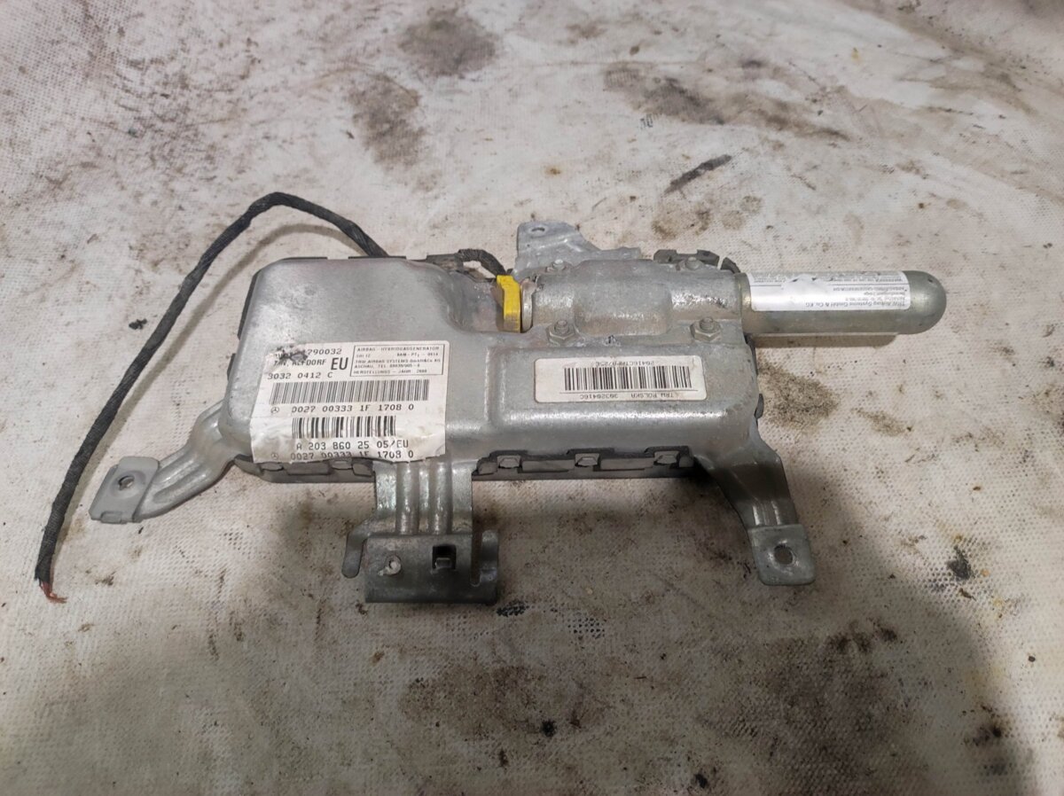 Подушка безпеки, передній, лівих дверей Mercedes-Benz  A2038602505