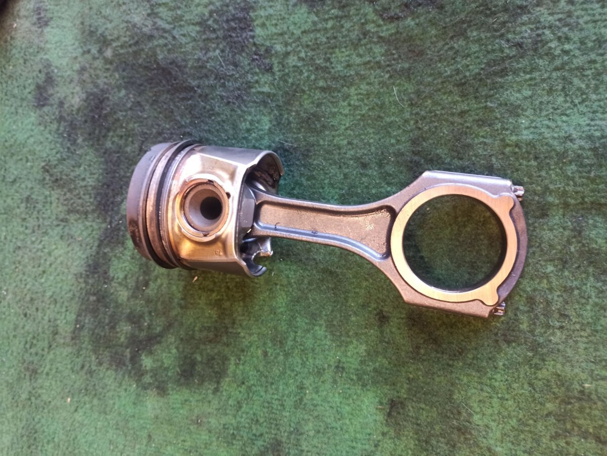 Поршень 35100 Mercedes-Benz Sprinter 2000-2006 A6510301017