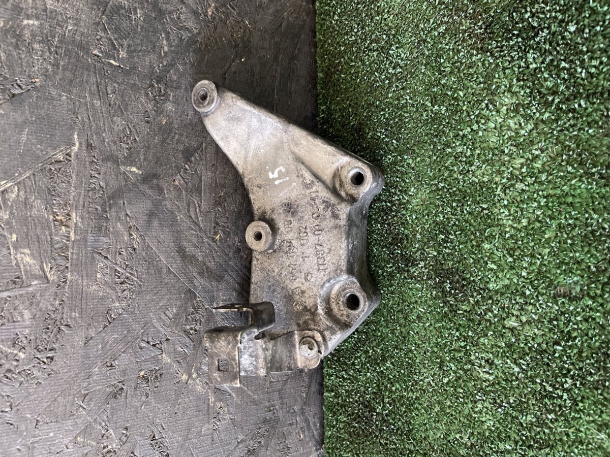 Кронштейн впускного колектора Mercedes-Benz Sprinter W906 (2006-2018) 6510940039