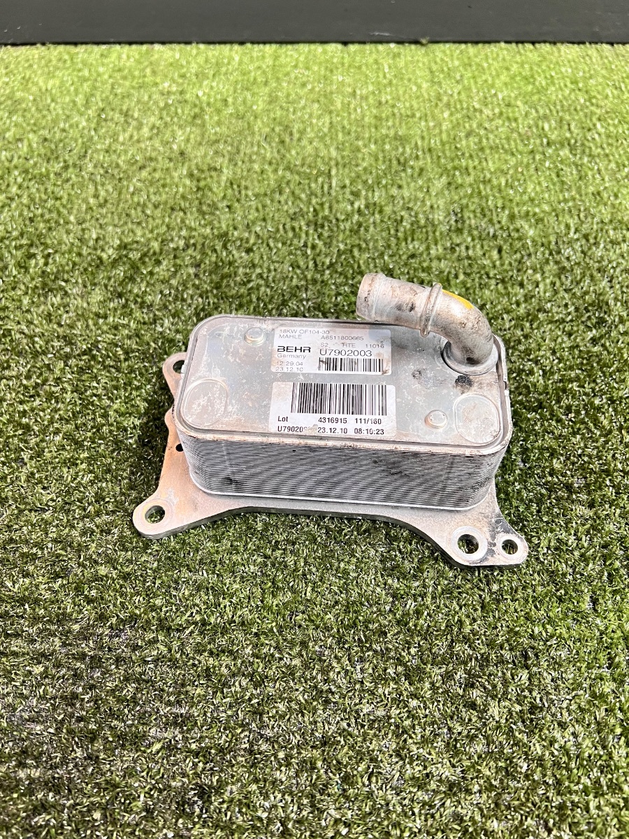 Радіатор масляний Mercedes-Benz Sprinter W906 (2006-2018) A6511800665