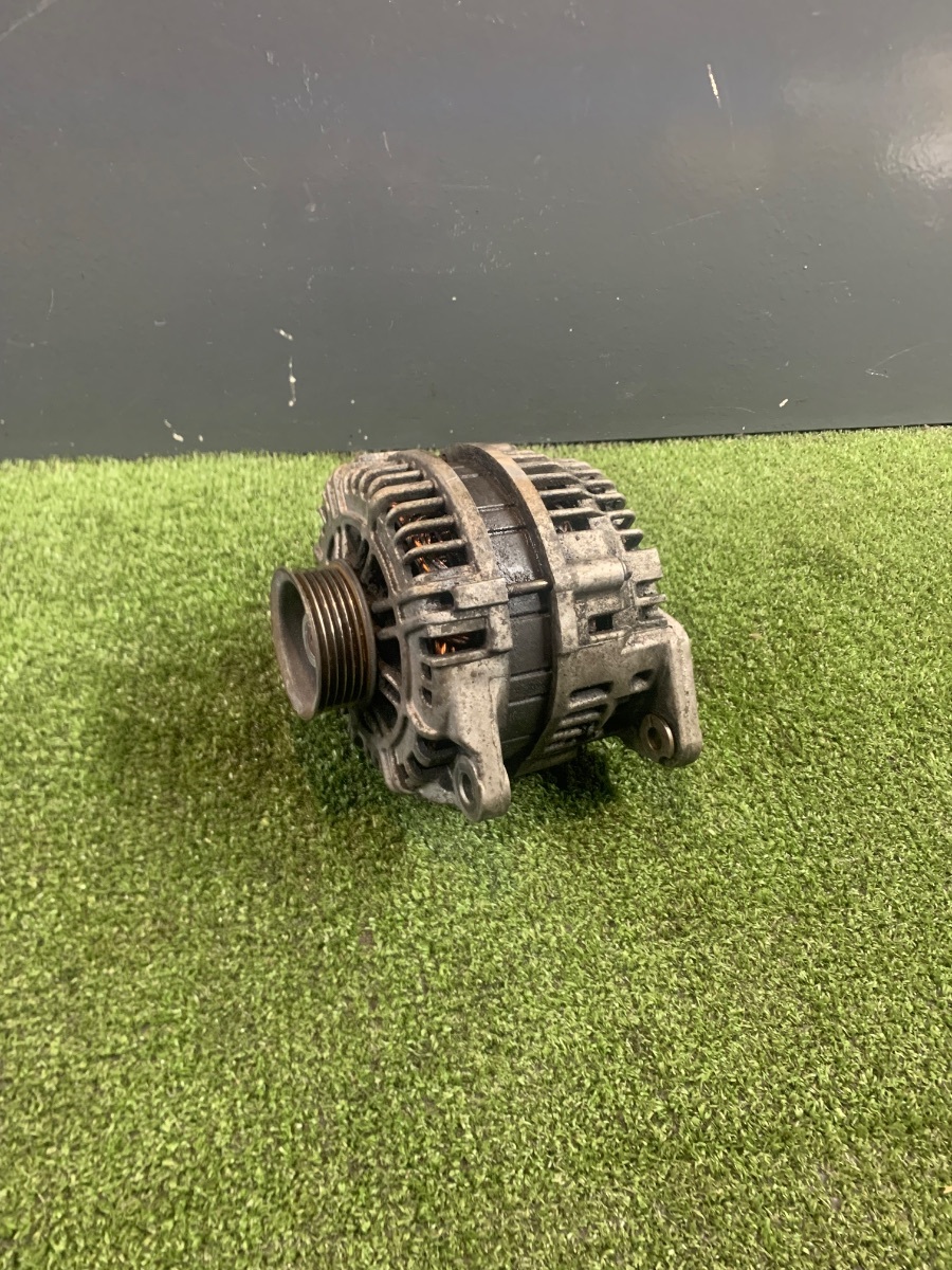 Генератор Nissan Murano Z50 (2002-2007) 23100CN100