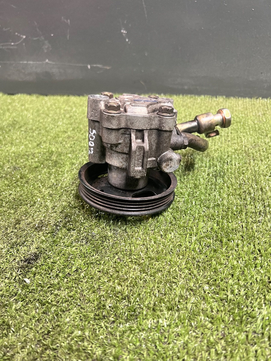 Насос гідропідсилювача керма Nissan Murano Z50 (2002-2007) 49110CB000