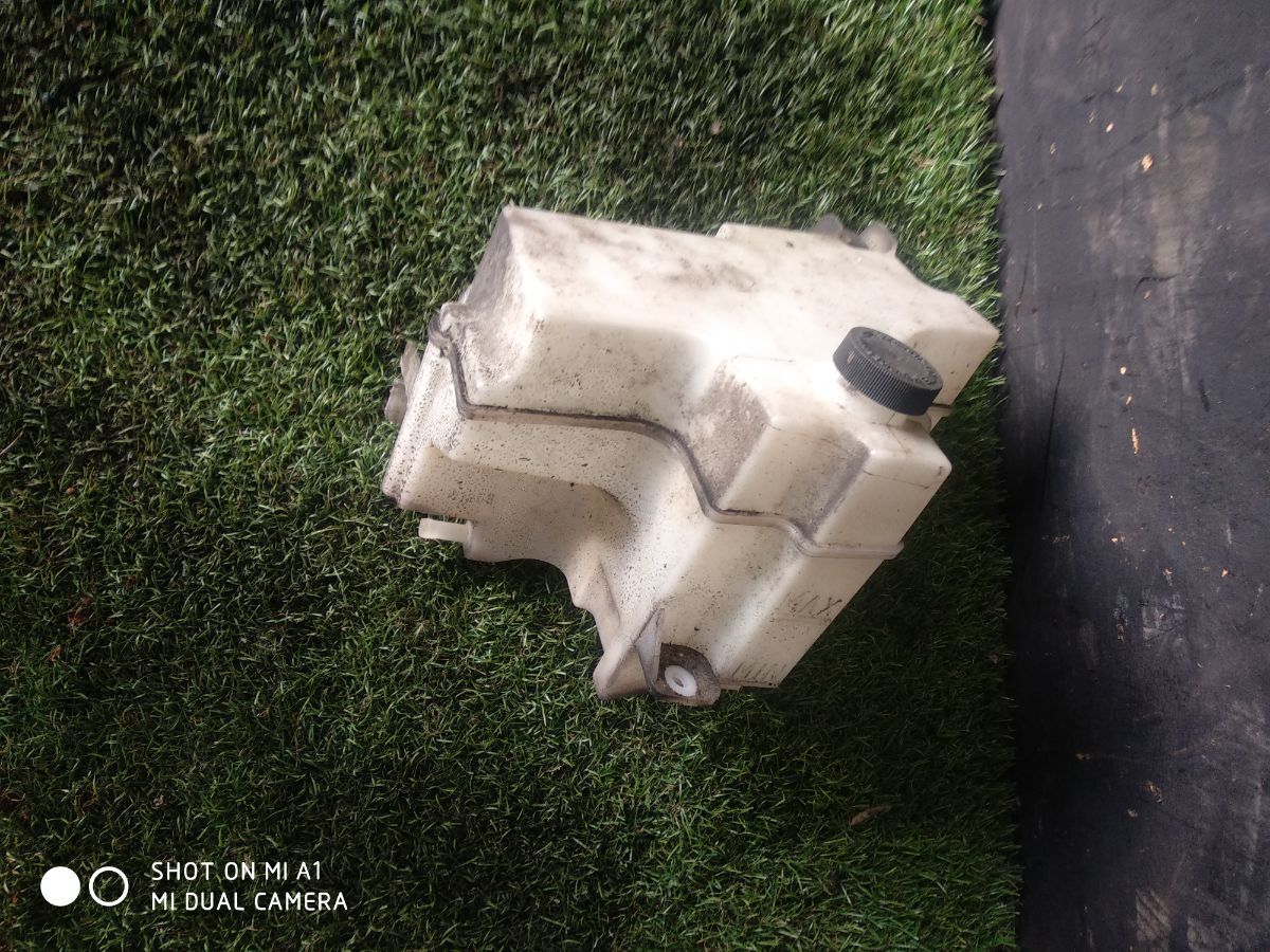 Розширювальний бачок  Nissan Murano Z50 (2002-2007) 21710CA000