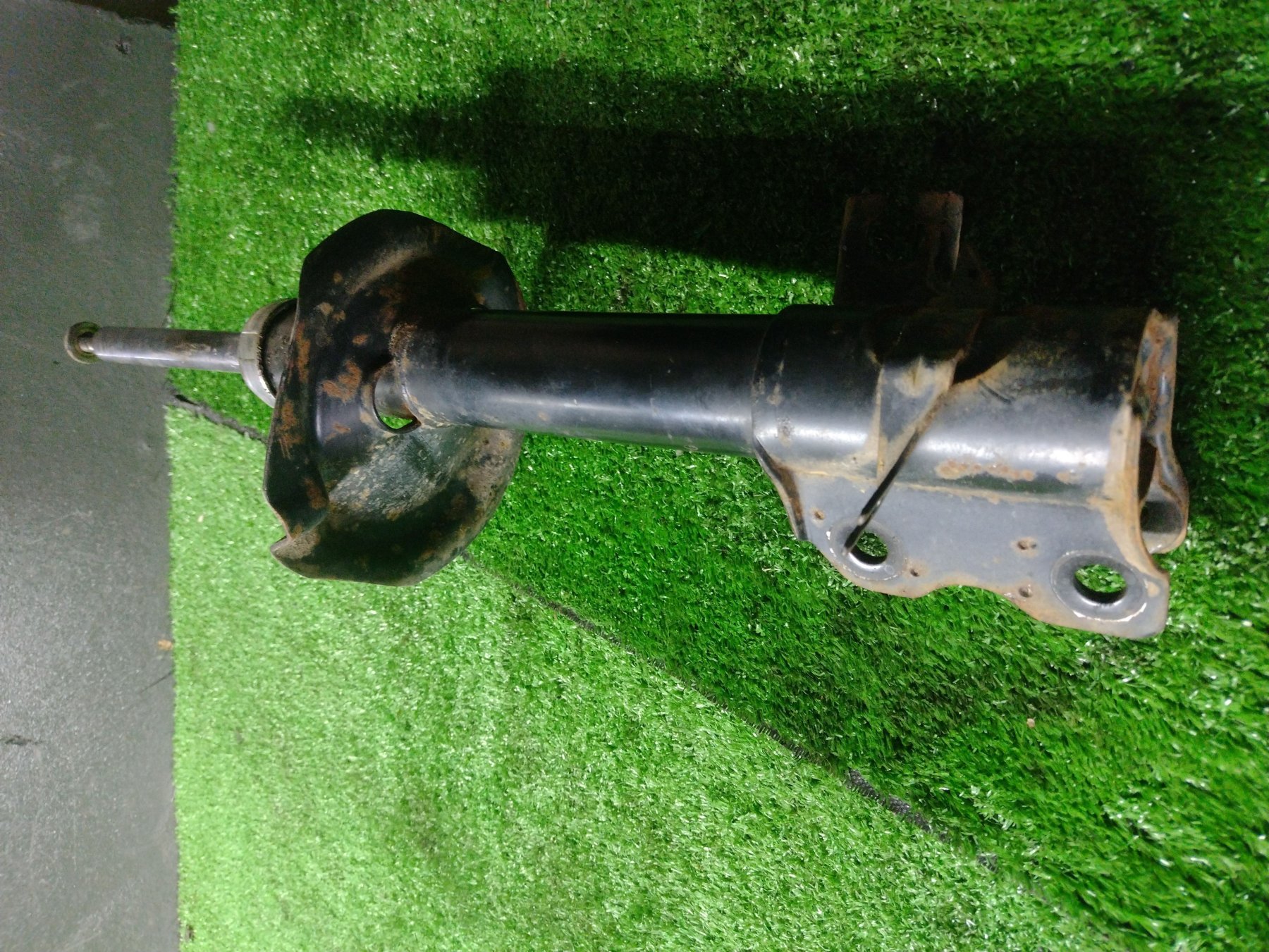 Амортизатор Nissan X-Trail T30 (2001-2007) 543028H725