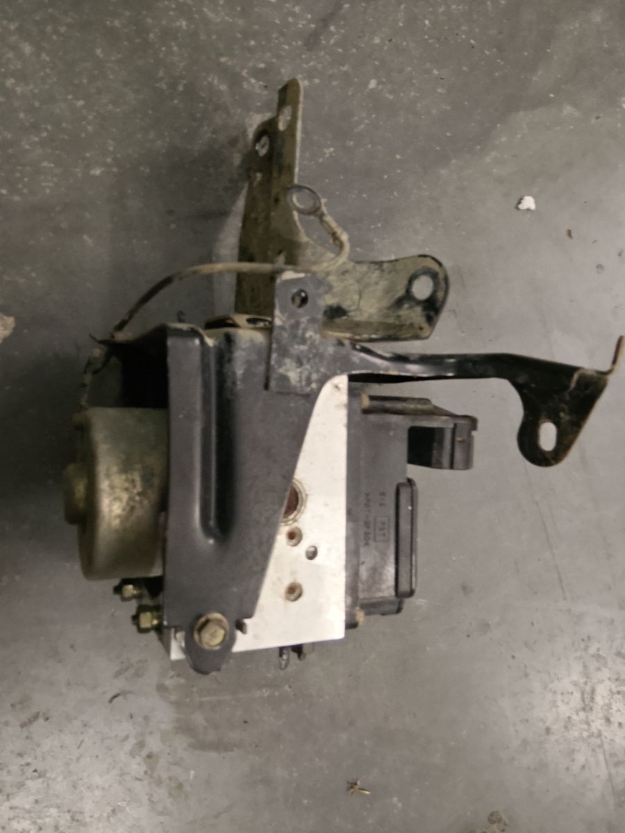 Блок абс Nissan X-Trail T30 (2001-2007) 47600AR066