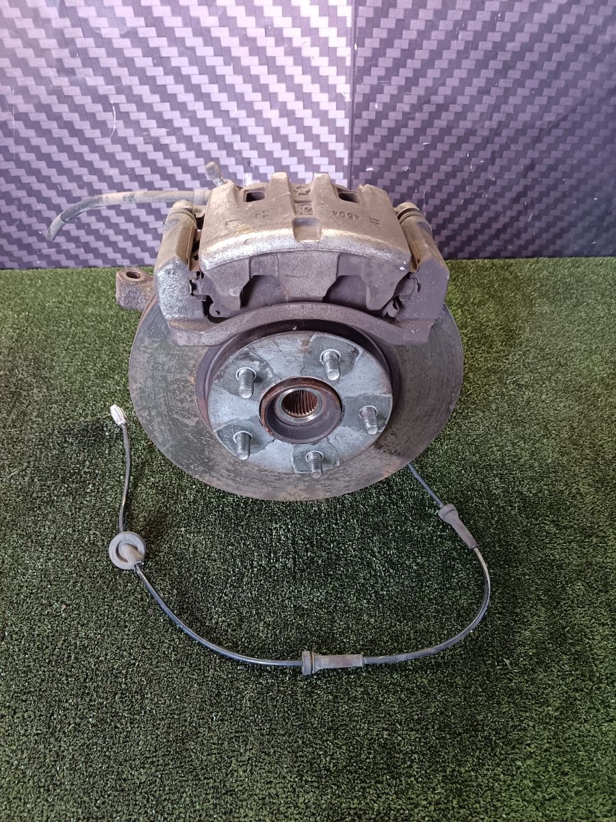 Цапфа передня ліва Nissan X-Trail T30 (2001-2007) 400158H300