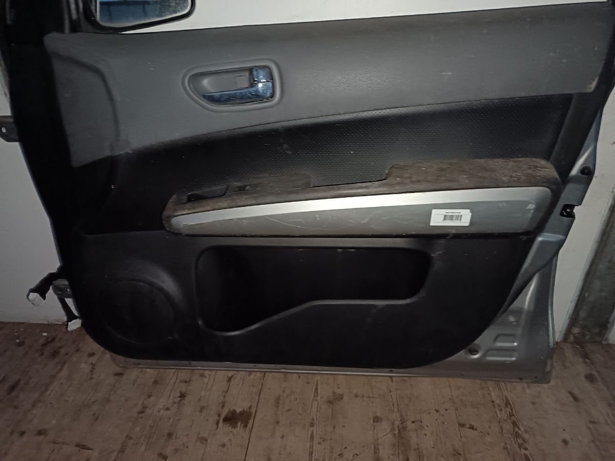 Двері передні праві у зборі Nissan X-Trail T30 (2001-2007) H01008H7MM