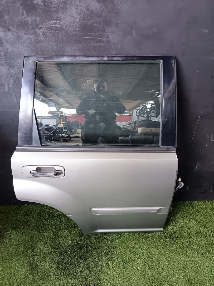 Двері задні праві Nissan X-Trail T30 (2001-2007) H21008H7MM