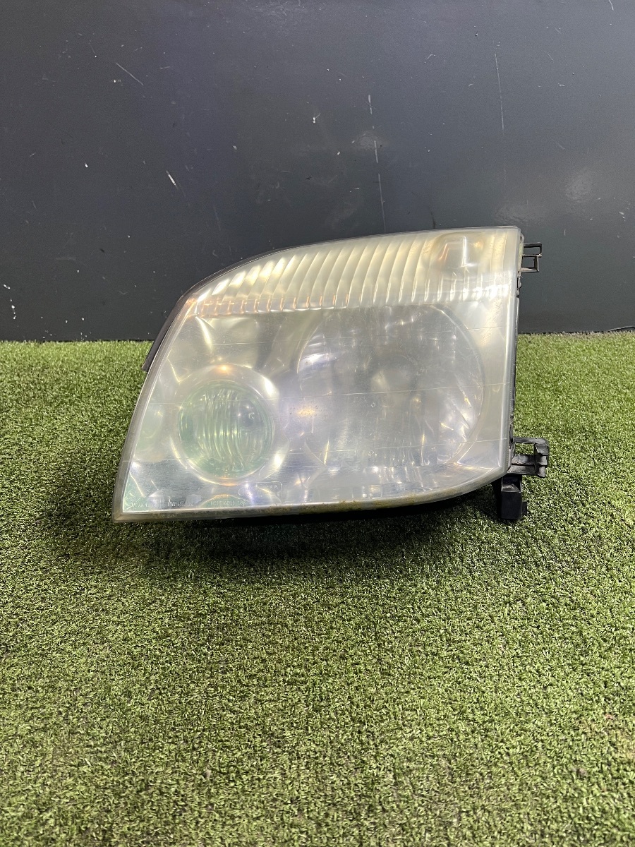 Фара передня ліва Nissan X-Trail T30 (2001-2007) 260608H925