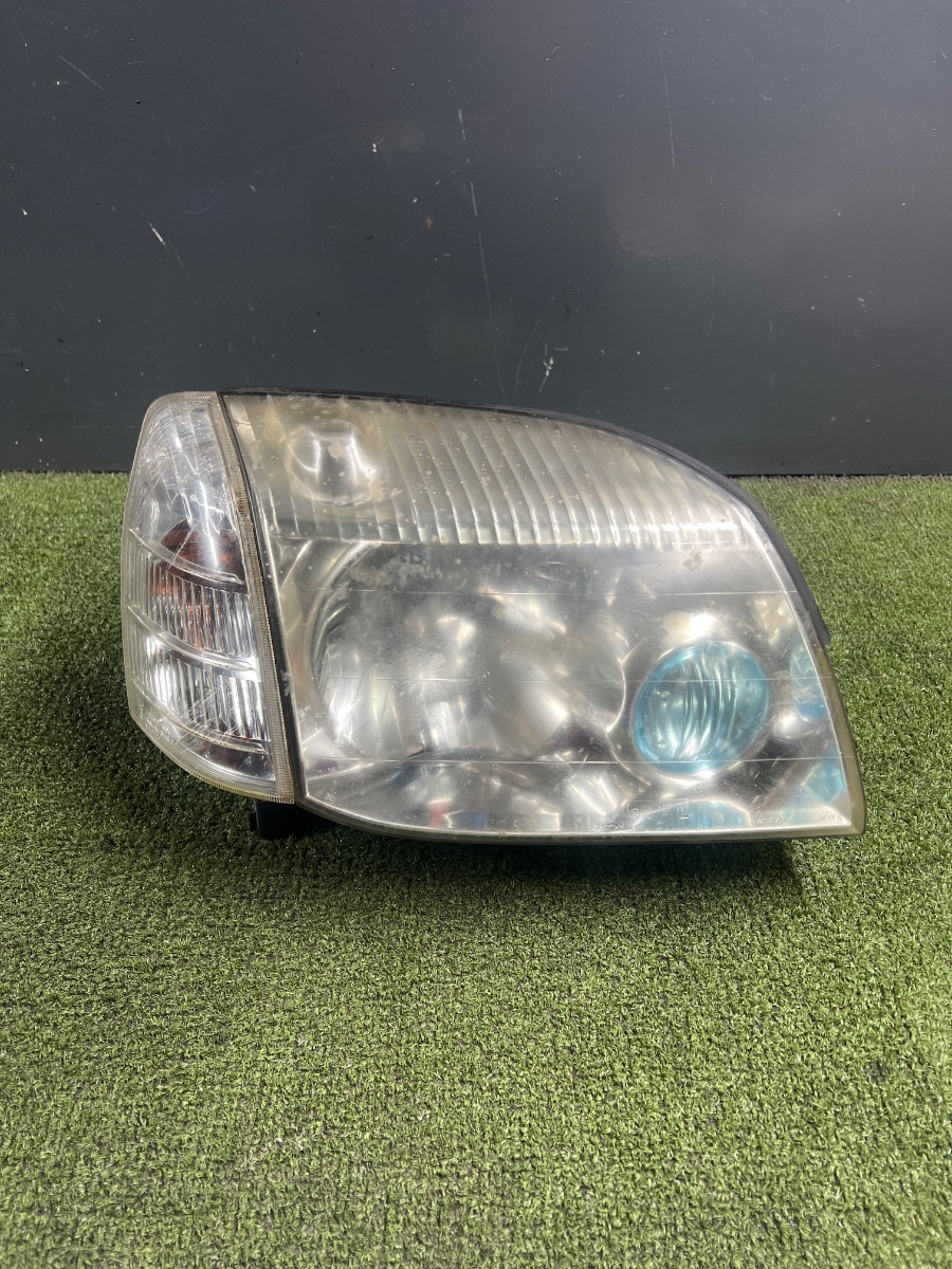 Фара передня права з покажчиком повороту Nissan X-Trail T30 (2001-2007) 260108H925