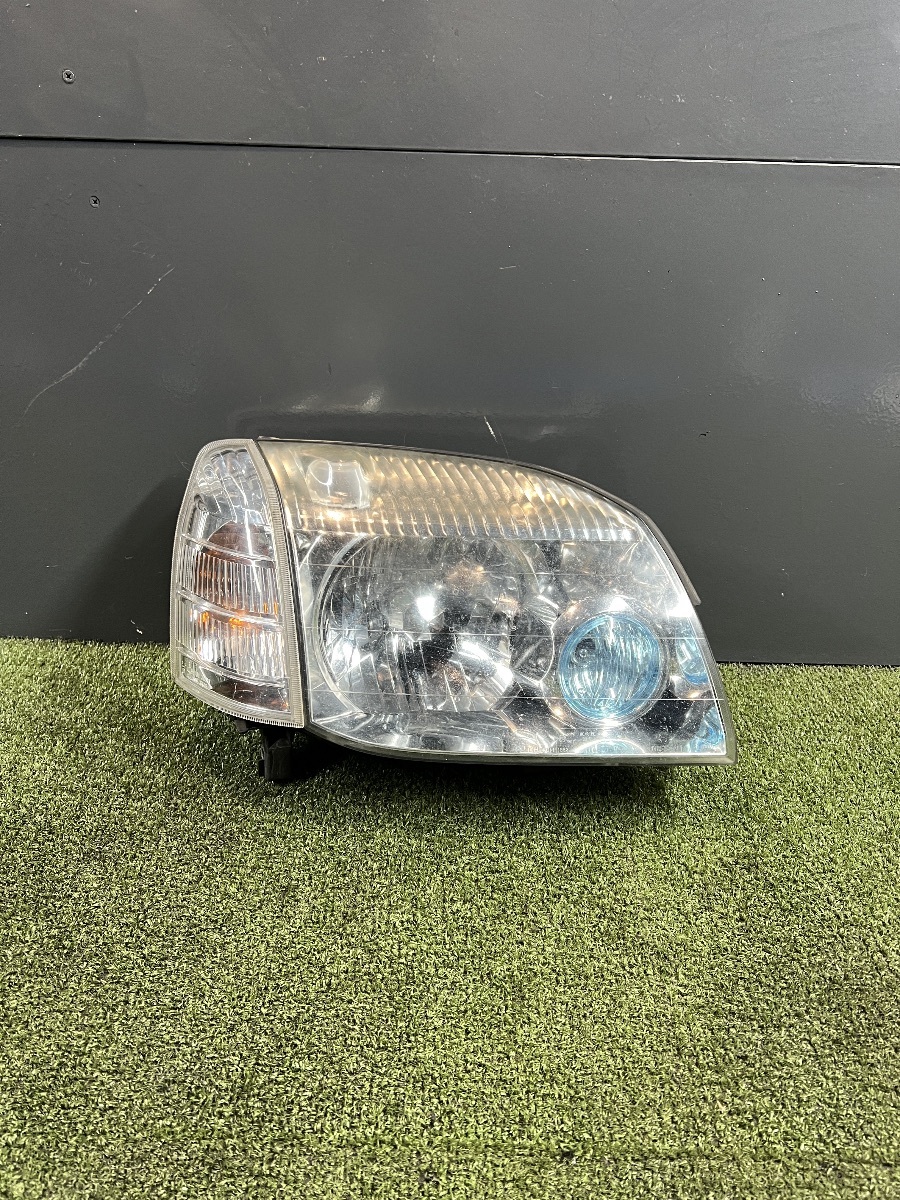 Фара з повторювачем поворотів Nissan X-Trail T30 (2001-2007) 260108H925