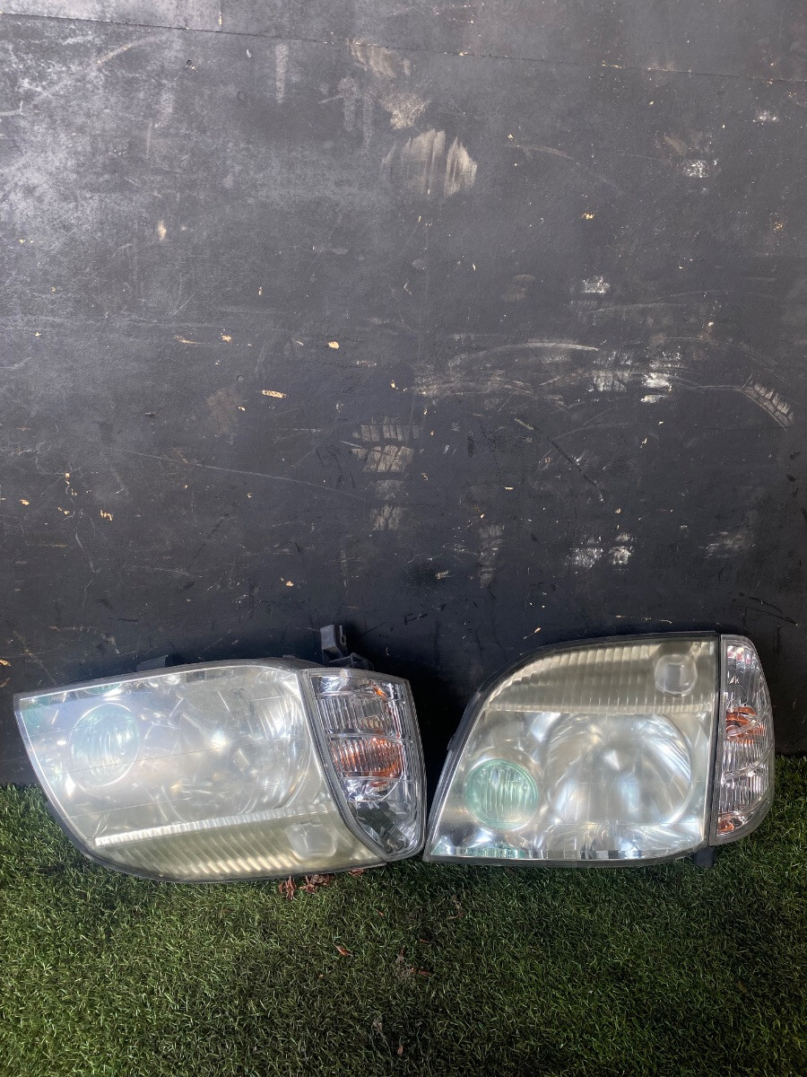 Фари передні  Nissan X-Trail T30 (2001-2007) 260108H925