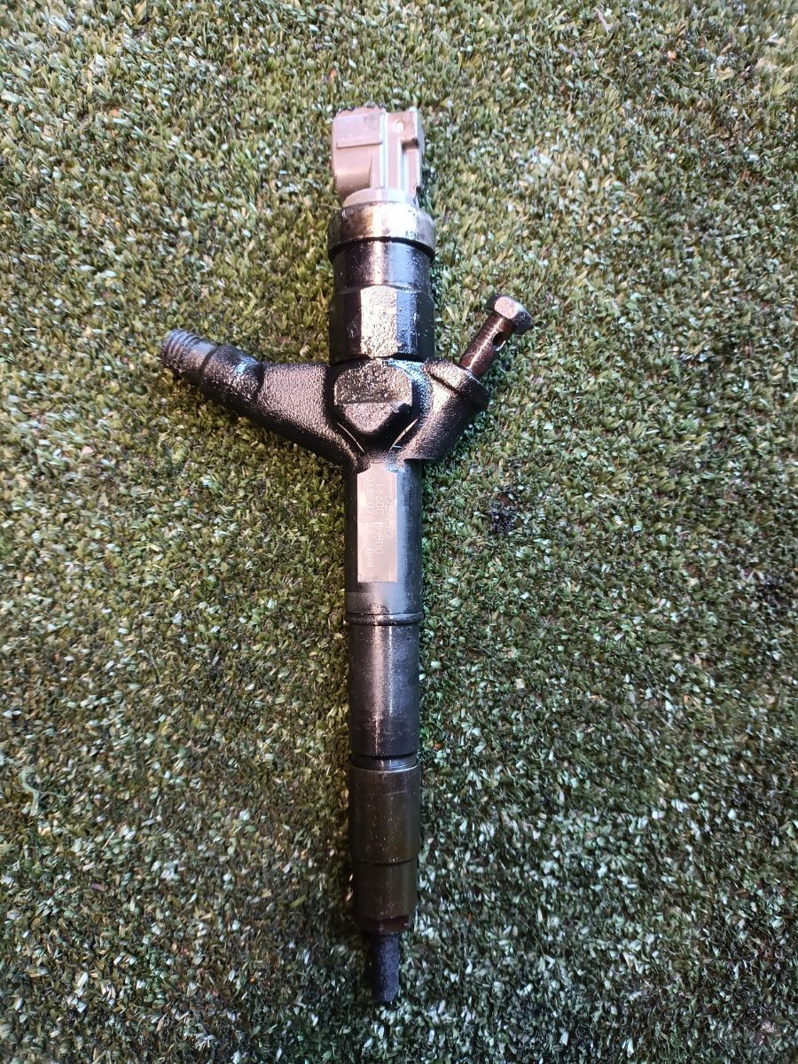 Форсунка  Nissan X-Trail T30 (2001-2007) 166008H800