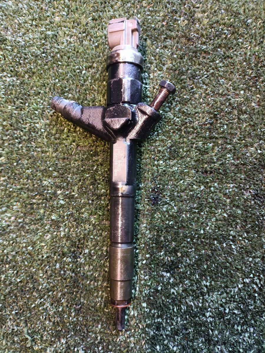 Форсунка  Nissan X-Trail T30 (2001-2007) 166008H800