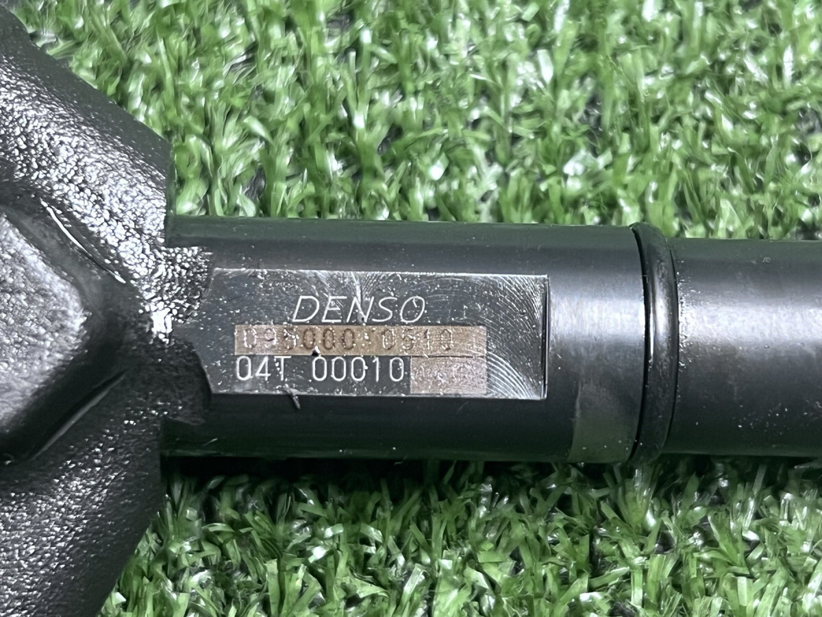 Форсунка паливна Nissan X-Trail T30 (2001-2007) 166008H800