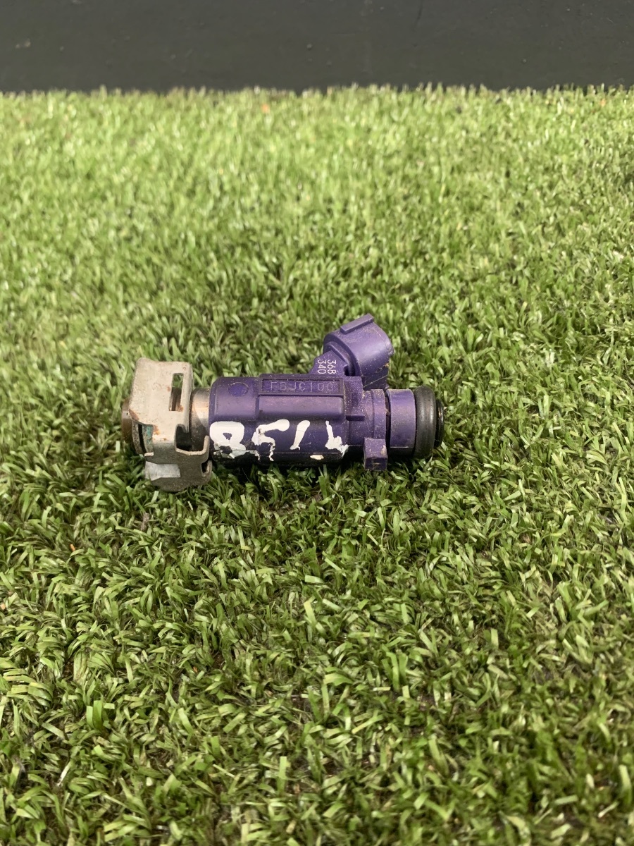 Форсунка паливна Nissan X-Trail T30 (2001-2007) FBJC100