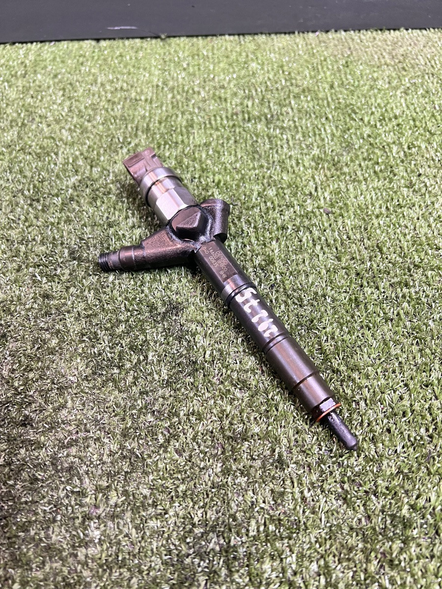 Форсунка вприску палива Nissan X-Trail T30 (2001-2007) 16600AW402