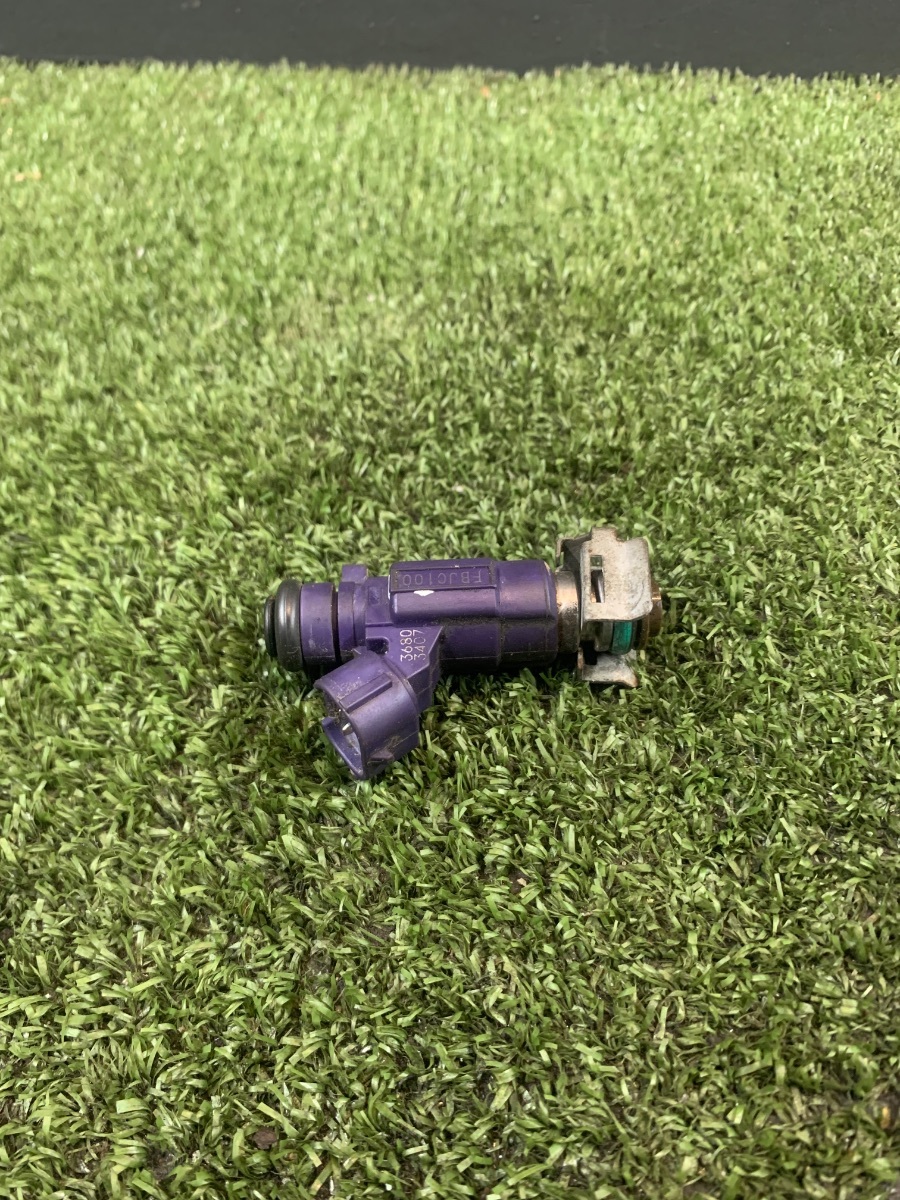 Форсунки паливна Nissan X-Trail T30 (2001-2007) FBJC100