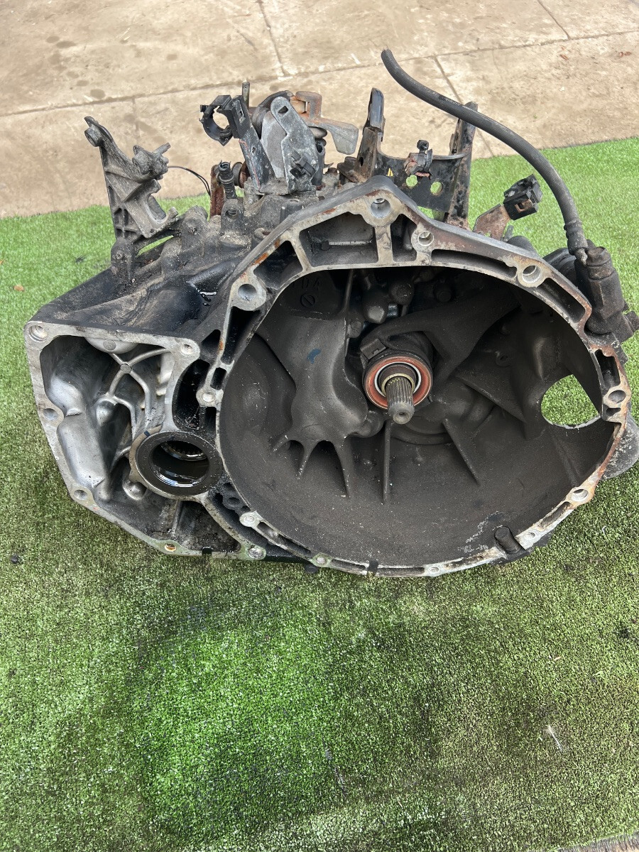 Коробка кпп ( номер стертий) Nissan X-Trail T30 (2001-2007) 32010EQ068