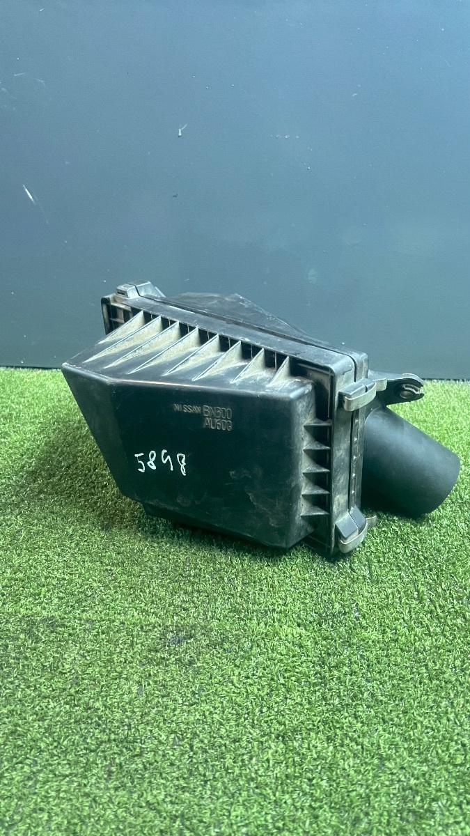 Корпус повітряного фільтра Nissan X-Trail T30 (2001-2007) 16500AU600